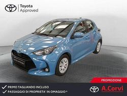 Blu Usata 2021 Toyota Yaris Hybrid Active Tre volumi | 16.400 € (Buon prezzo)