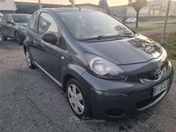 Grigio Usata 2009 Toyota Aygo Due volumi | 2900 € (Buon prezzo)