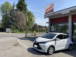 Bianco Usata 2014 Toyota Aygo X-wave Due volumi | 8290 € (Buon prezzo)