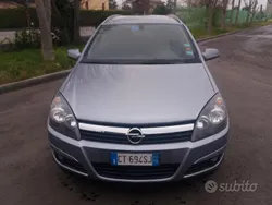 Usata 2005 Opel Astra Station wagon | 2200 € (Buon prezzo)