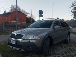 Usata 2007 Skoda Octavia Scout Station wagon | 2700 €