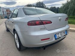 Grigio Usata 2005 Alfa Romeo 159 Tre volumi | 3190 € (Buon prezzo)