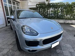 Grigio Usata 2017 Porsche Cayenne SUV | 32.500 € (Ottimo prezzo)