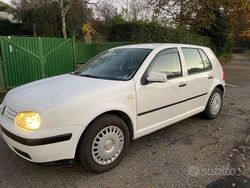 Bianco Usata 1999 VW Golf IV Highline Tre volumi | 2200 € (Buon prezzo)
