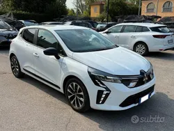 Bianco pastello Usata 2024 Mitsubishi Colt Invite Tre volumi | 13.900 € (Buon prezzo)