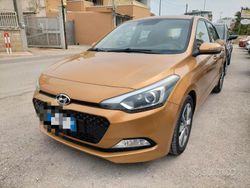 Arancione Usata 2015 Hyundai i20 Style Tre volumi | 6300 € (Buon prezzo)