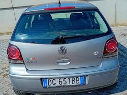 Grigio Usata 2007 VW Polo Tre volumi | 2300 € (Buon prezzo)