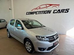 Argento Usata 2016 Dacia Sandero Lauréate Tre volumi | 7900 € (Ottimo prezzo)