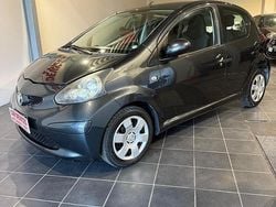 Grigio Usata 2006 Toyota Aygo Due volumi | 3990 € (Buon prezzo)