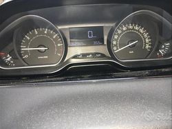 Bianco Usata 2016 Peugeot 208 Active Due volumi | 8000 € (Buon prezzo)