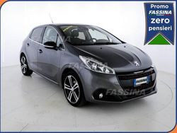 Grigio Usata 2018 Peugeot 208 GT-line Due volumi | 11.800 € (Buon prezzo)