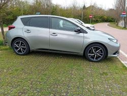 Usata 2017 Toyota Auris Hybrid Edition Tre volumi | 13.200 € (Cara)