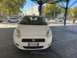 Bianco Usata 2005 Fiat Grande Punto Due volumi | 1990 € (Buon prezzo)