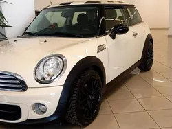 Bianco Usata 2012 Mini Cooper D Due volumi | 8750 € (Molto cara)