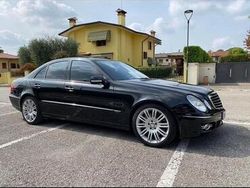 Nero Usata 2008 Mercedes E320 Tre volumi | 7750 € (Cara)