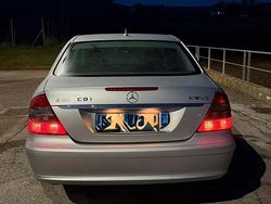 Grigio Usata 2007 Mercedes E200 Tre volumi | 10.000 €