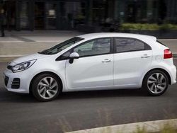 Bianco Usata 2017 Kia Rio Active Tre volumi | 7900 € (Buon prezzo)