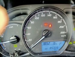 Rosso Usata 2017 Toyota Yaris Hybrid Monovolume | 11.000 € (Buon prezzo)