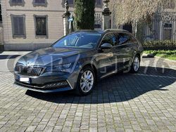 Grigio scuro Usata 2021 Skoda Superb Station wagon | 19.900 € (Ottimo prezzo)