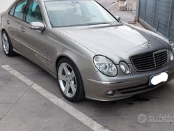 Grigio Usata 2005 Mercedes E280 Avantgarde Tre volumi | 7999 €