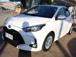 Bianco Usata 2022 Toyota Yaris Hybrid Active Due volumi | 17.000 € (Buon prezzo)