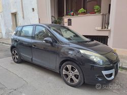Nero Usata 2010 Renault Scénic III XMOD Monovolume | 5000 € (Molto cara)