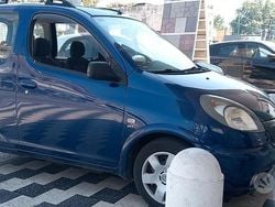 Blu Usata 2002 Toyota Verso Monovolume | 2000 €