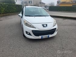 Bianco Usata 2011 Peugeot 207 Tre volumi | 2900 € (Buon prezzo)