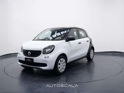 White pearl brilliant bi tone Usata 2016 Smart ForFour Tre volumi | 9990 € (Buon prezzo)