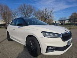 Bicolore bianco / nera Usata 2022 Skoda Fabia Style Tre volumi | 18.290 € (Buon prezzo)