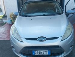 Usata 2009 Ford Fiesta Due volumi | 2300 € (Buon prezzo)