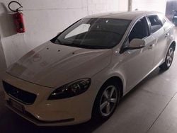Bianco Usata 2015 Volvo V40 Kinetic Station wagon | 10.000 € (Buon prezzo)