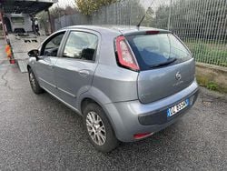 Grigio Usata 2009 Fiat Punto Active Tre volumi | 2500 € (Buon prezzo)