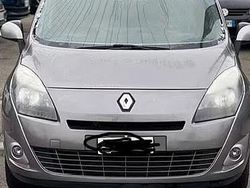 Grigio Usata 2016 Renault Scénic III Monovolume | 7000 € (Buon prezzo)