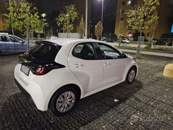 Bianco Usata 2024 Toyota Yaris Hybrid Tre volumi | 19.000 €
