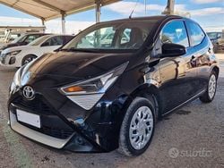 Nero Usata 2019 Toyota Aygo Connect Style Due volumi | 10.500 € (Buon prezzo)