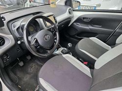 Usata 2016 Toyota Aygo X-cite Due volumi | 6500 € (Ottimo prezzo)