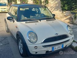 Bianco Usata 2006 Mini One D Due volumi | 2500 € (Ottimo prezzo)