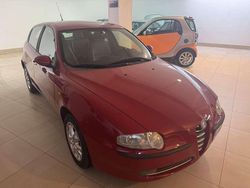 Other Usata 2003 Alfa Romeo 147 Distinctive Due volumi | 3999 € (Molto cara)
