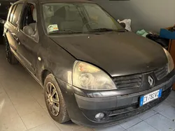 Usata 2005 Renault Clio II Tre volumi | 1950 € (Ottimo prezzo)