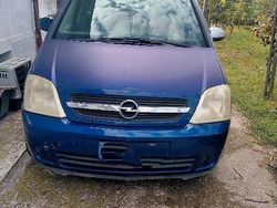 Blu Usata 2003 Opel Meriva Monovolume | 1200 €