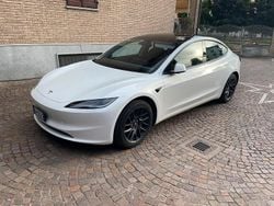 Bianco Usata 2024 Tesla Model 3 RWD Tre volumi | 31.500 € (Buon prezzo)