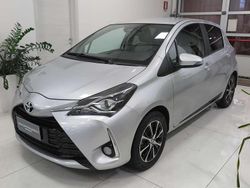 Argento Usata 2019 Toyota Yaris Lounge Tre volumi | 13.500 € (Buon prezzo)