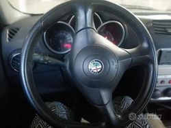 Grigio Usata 2001 Alfa Romeo 147 Due volumi | 2000 € (Buon prezzo)