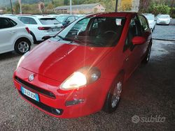 Rosso Usata 2014 Fiat Punto Street Tre volumi | 4200 € (Buon prezzo)