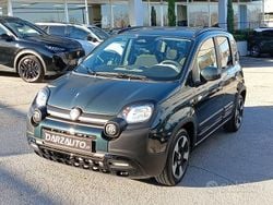 Verde foresta metallizzato Nuova 2025 Fiat Panda Cross Cross Due volumi | 17.300 €