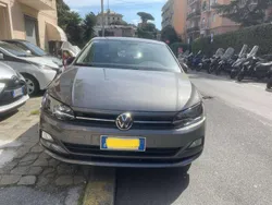 Grigio Usata 2021 VW Polo Highline Tre volumi | 15.900 € (Buon prezzo)