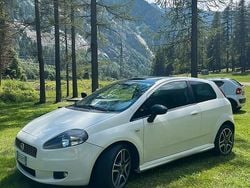 Bianco Usata 2009 Fiat Grande Punto Due volumi | 3500 € (Buon prezzo)