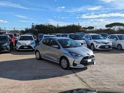 Nero Usata 2025 Toyota Yaris Hybrid Tre volumi | 19.500 € (Ottimo prezzo)