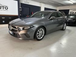 Grigio Usata 2020 Mercedes A180 Executive Tre volumi | 21.500 € (Buon prezzo)